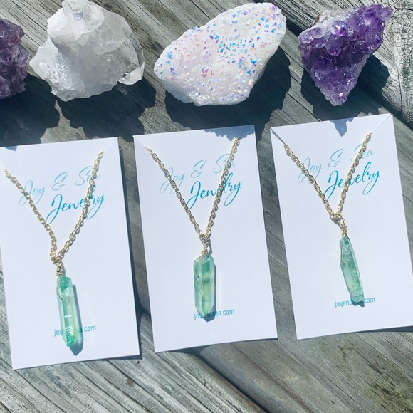 Green Aura Quartz Necklace - Picture 3 of 5